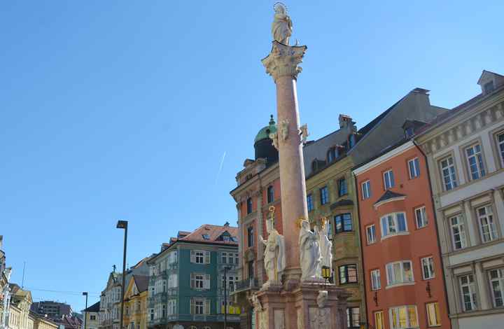 Eine Sehenswürdigkeit in der Altstadt Innsbruck: Die Annasäule