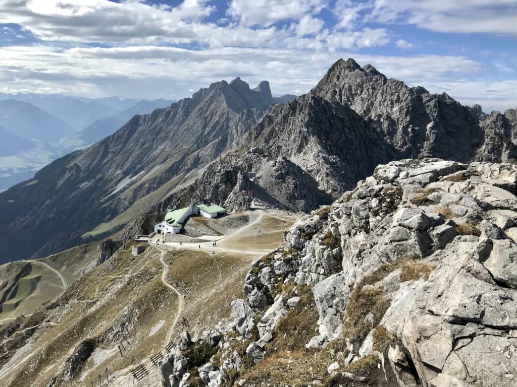 Höchstgelegene Sehenswürdigkeit Innsbruck - mit Flip Flop zum Hafelekar, direkt aus der Altstadt Innsbruck mit der Nordkettenbahn