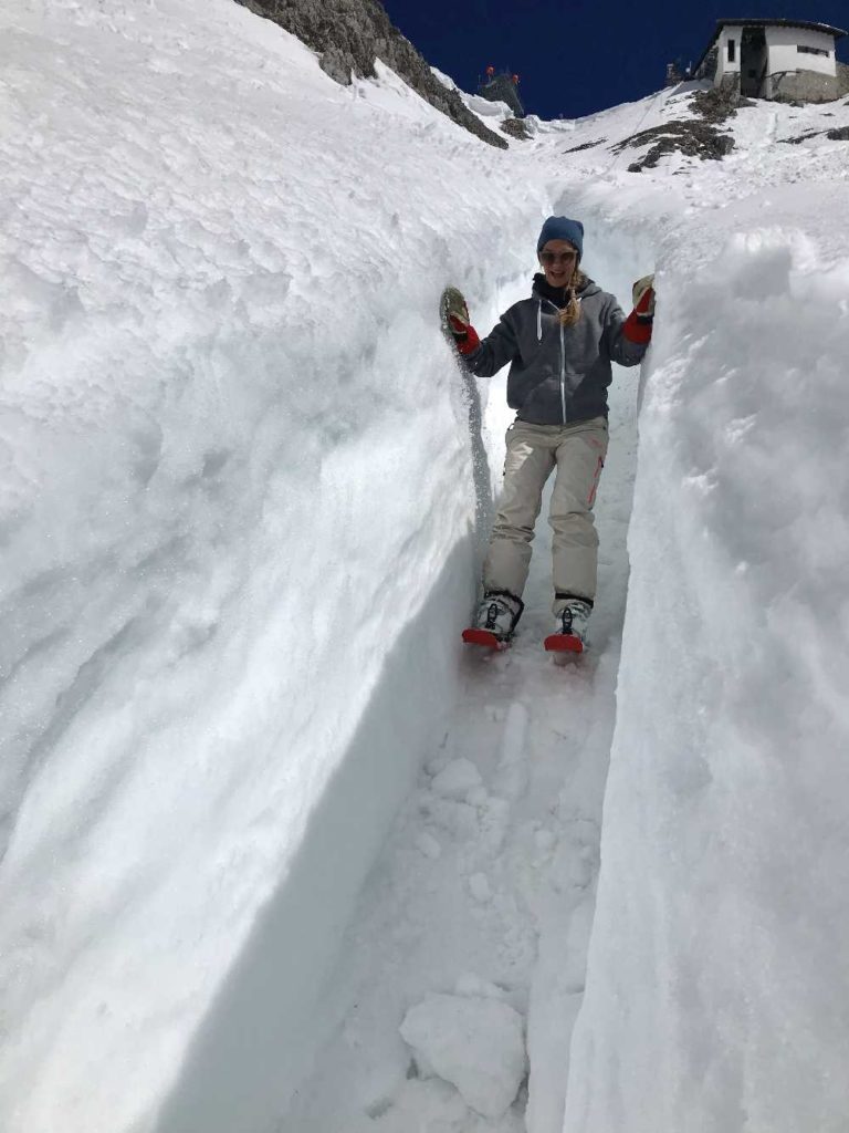 Firngleiter auf dem Hafelekar in Innsbruck im April