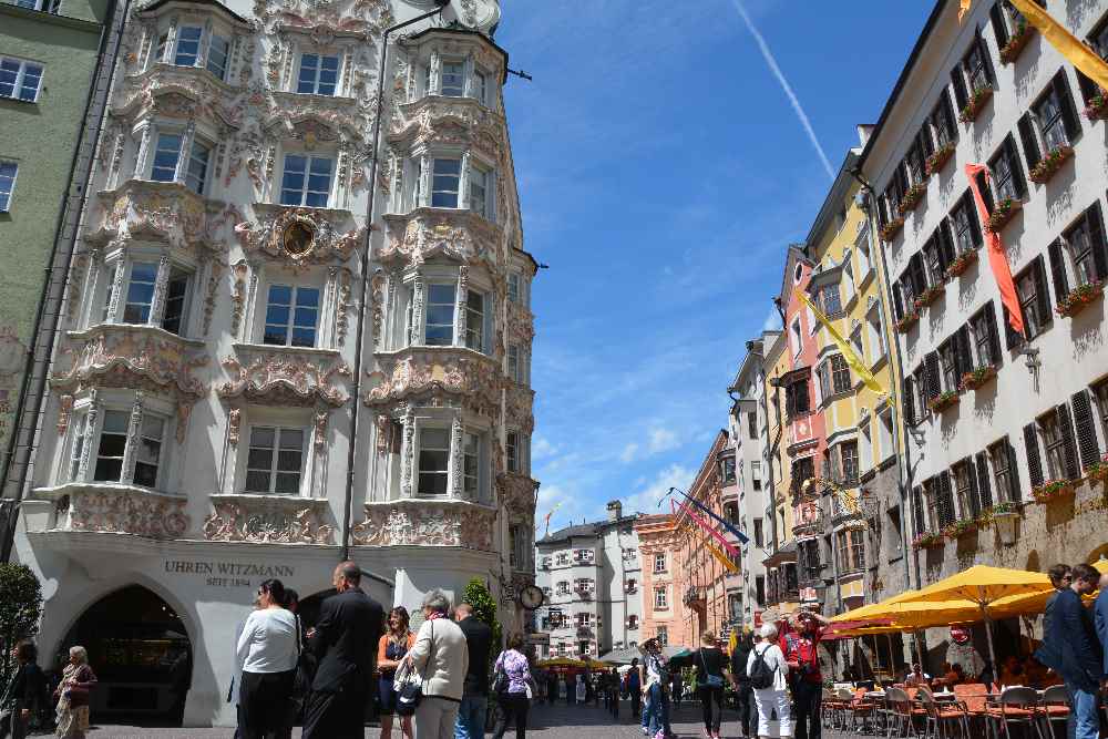 Innsbruck - größte Stadt in Tirol mit den prachtvollen Häusern in der Altstadt