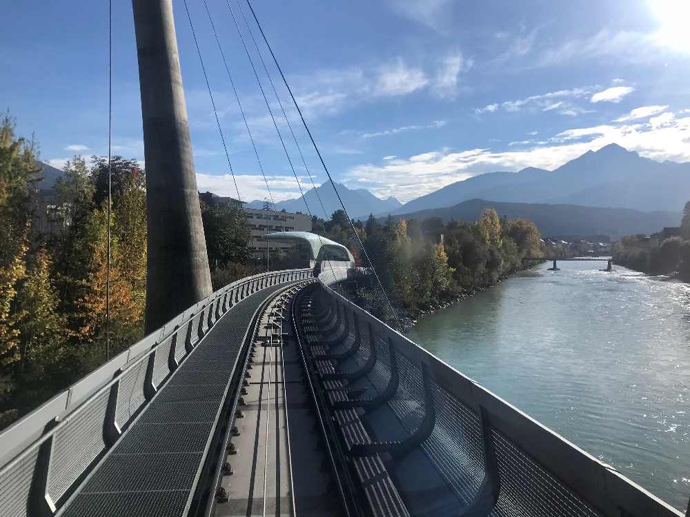 Einfahrt mit der Hungerburgbahn ins Löwenhaus Innsbruck