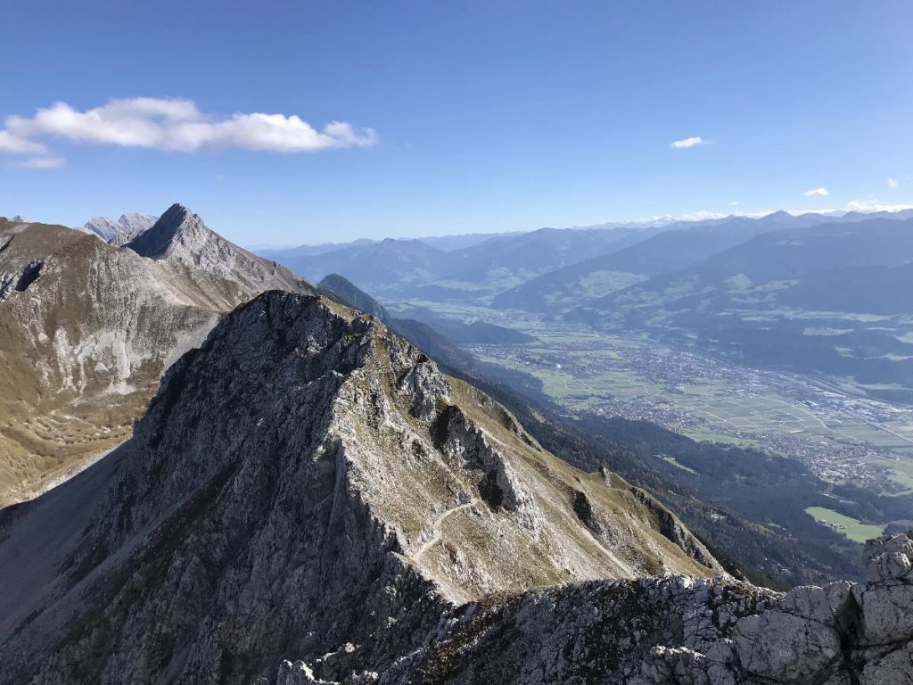 Goetheweg Innsbruck - Ausblick vom Karwendel über das Inntal und die Tuxer Alpen