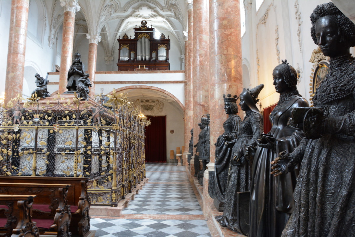 HOFKIRCHE INNSBRUCK mit Kaisergrab ⭐ So ist es wirklich!