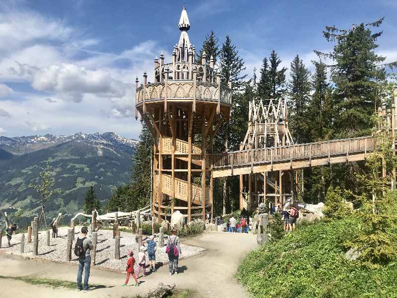 Ab Innsbruck mit Kindern - zu diesem ganz besonderen Spielplatz im Zillertal