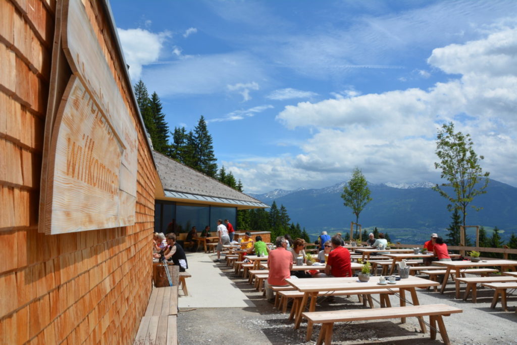 Auf einer der Almen in Innsbruck wandern