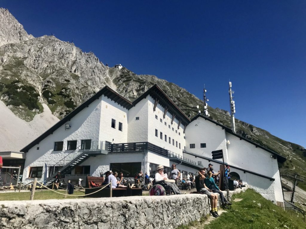 Das ist die alpine Aussichtsterrasse auf der Seegrube 