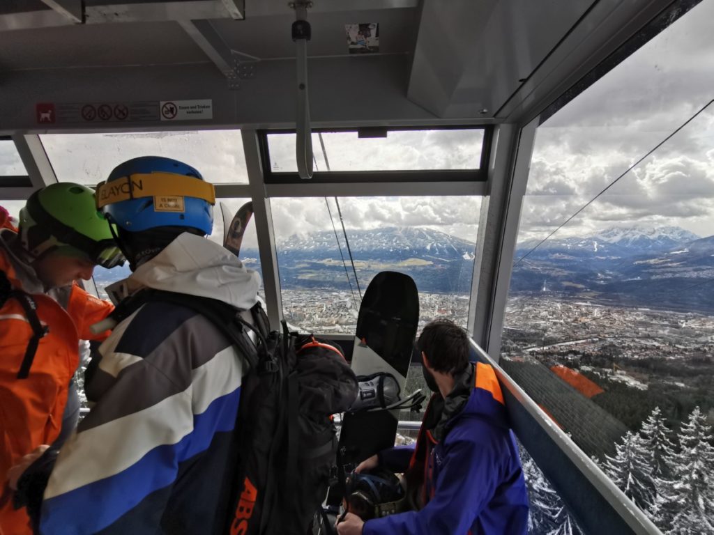 Skigebiete Innsbruck - mit der Nordkettenbahn aus der Stadt auf der Piste