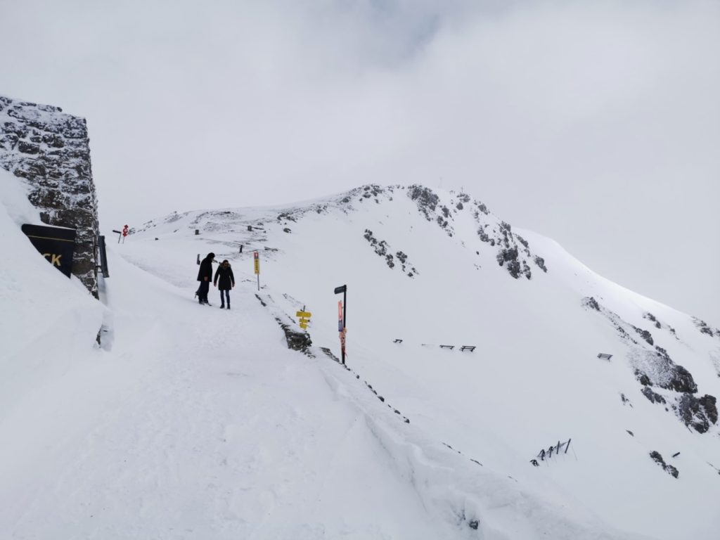 Winterwanderung Innsbruck - bei der Bergstation der Hafelekarbahn geht´s los