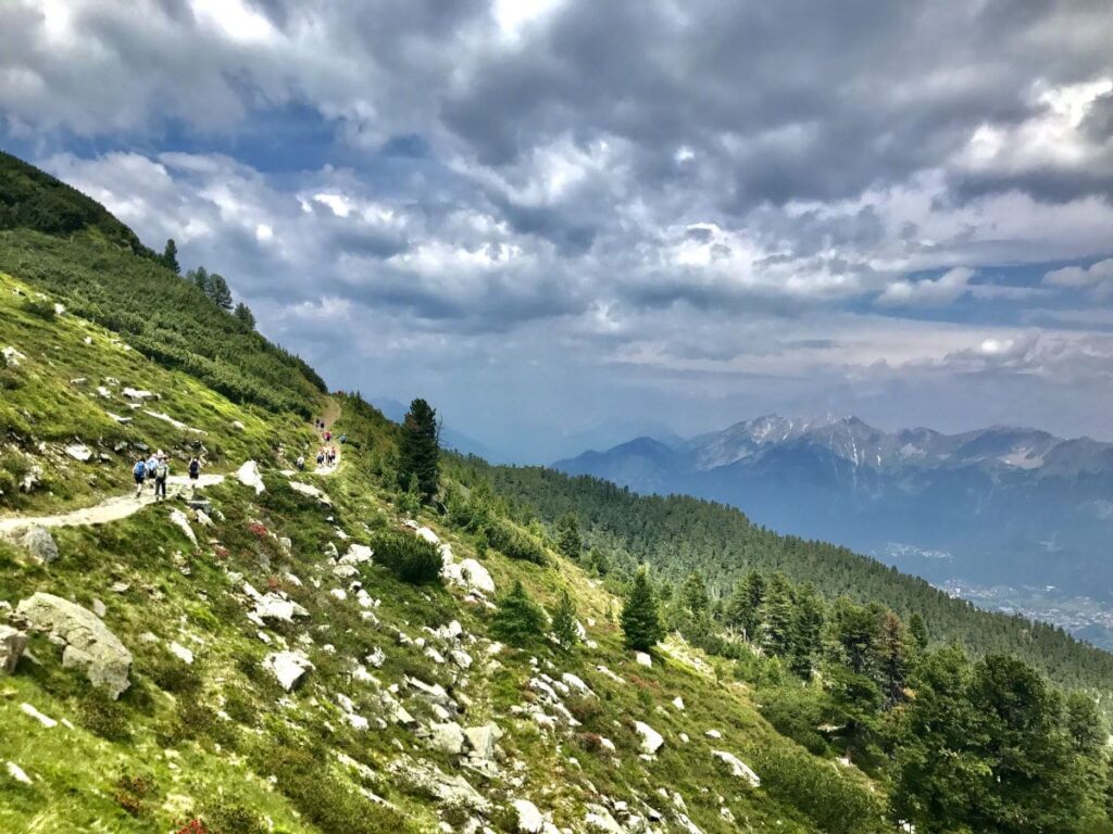 Innsbruck Berge - Ausblick am Zirbenweg zwischen Patscherkofel und Glungezer