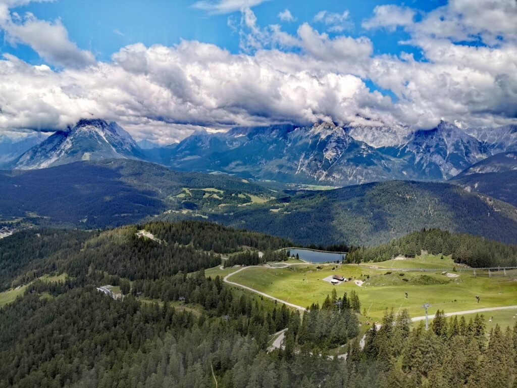 Innsbruck Berge - Ausblick von der Rosshütte Seefeld auf das Wettersteingebirge