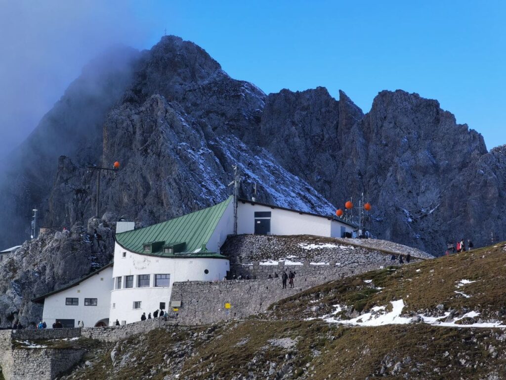  Hafelekarspitze Bergbahn im Karwendel (2256 m) - bis zu dieser Bergstation kommst du mit der Hafelekarbahn ab Innsbruck