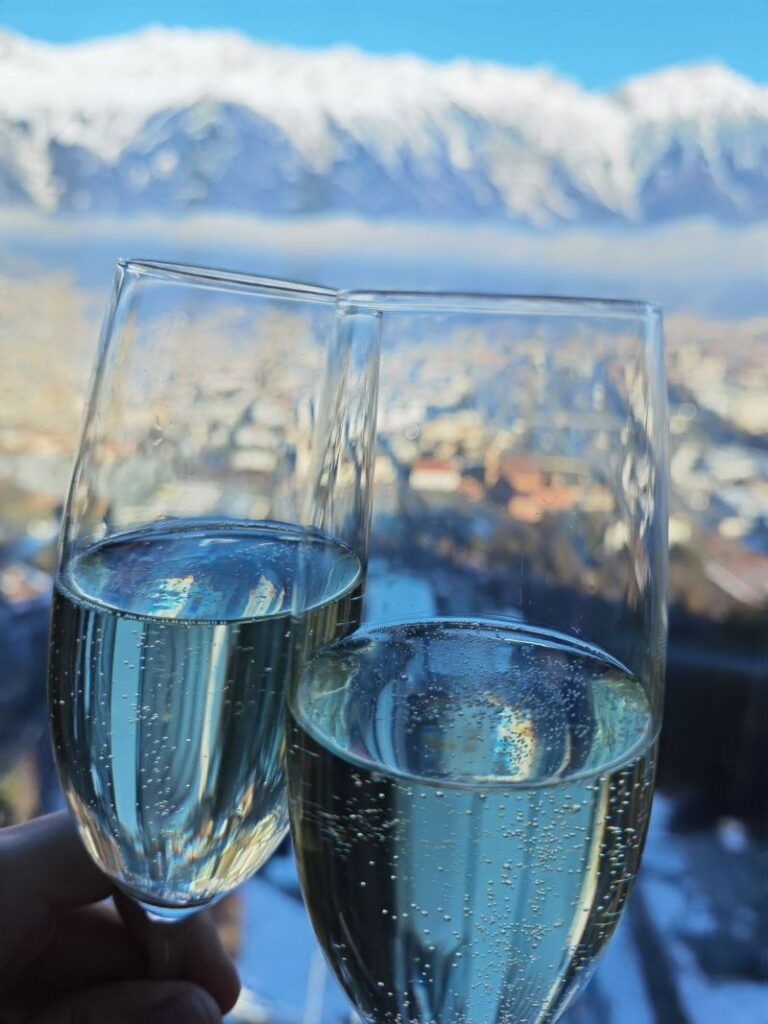 Frühstück Innsbruck mit Sekt - im Bergisel Sky Restaurant ist der Sekt dabei