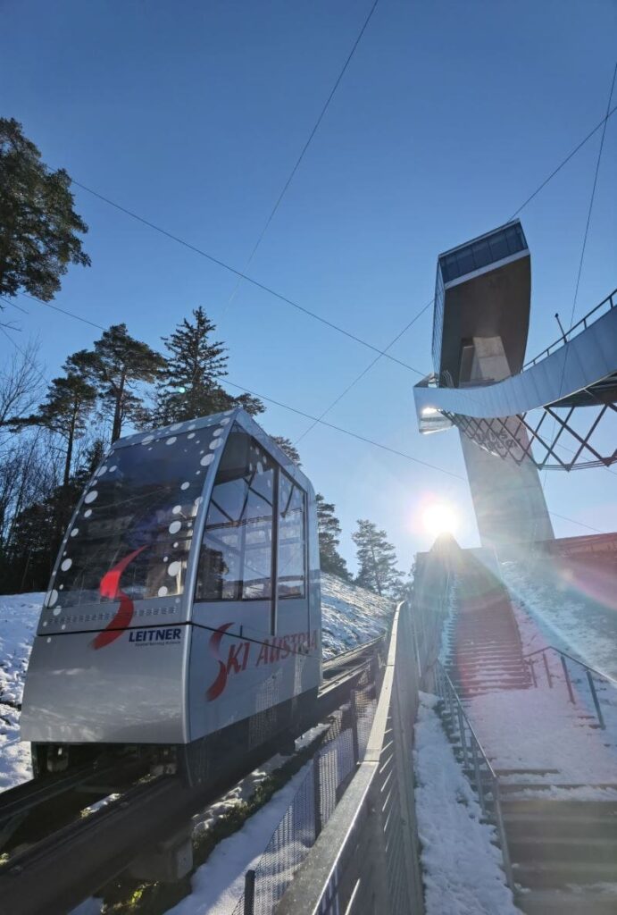 Mit der Standsteilbahn ganz gemütlich auf die Berginselschanze hinauf