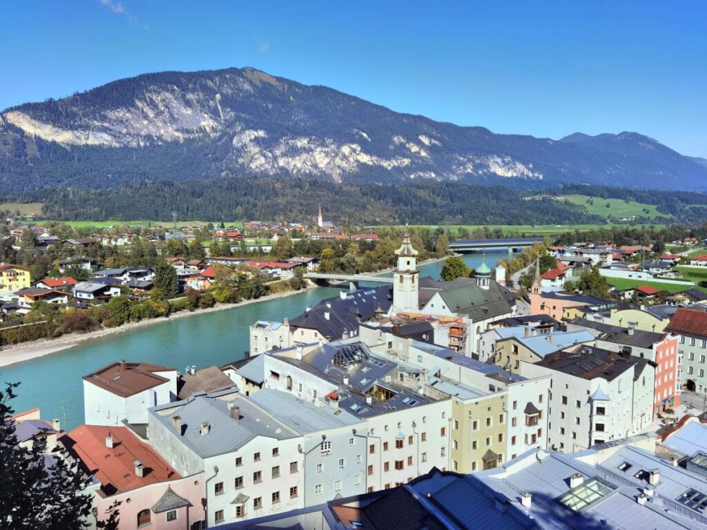 Nicht nur die größten Städte in Österreich sind sehenswert: Besuch mal Rattenberg, es ist die kleinste Stadt Österreichs