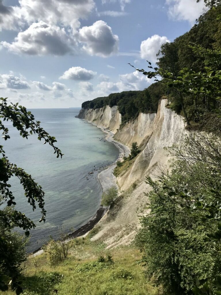 außergewöhnliche Reiseziele Deutschland - die berühmten Kreidefelsen auf der Ostseeinsel Rügen