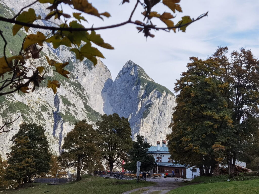 Im November in Innsbruck wandern samt Einkehr? Besuch mal St. Magdalena im Halltal!