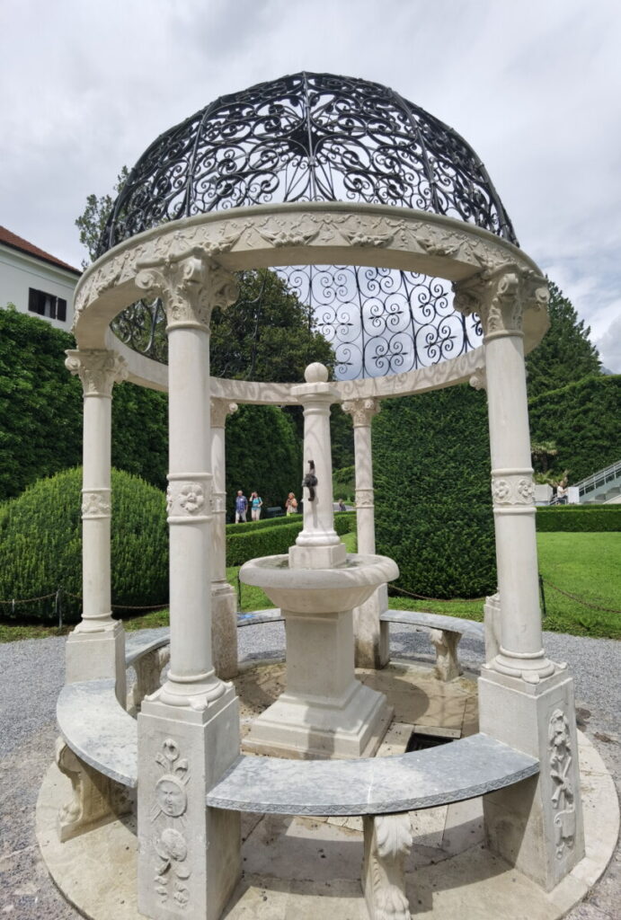 Der Venezianische Brunnen vor dem Schloss Ambras