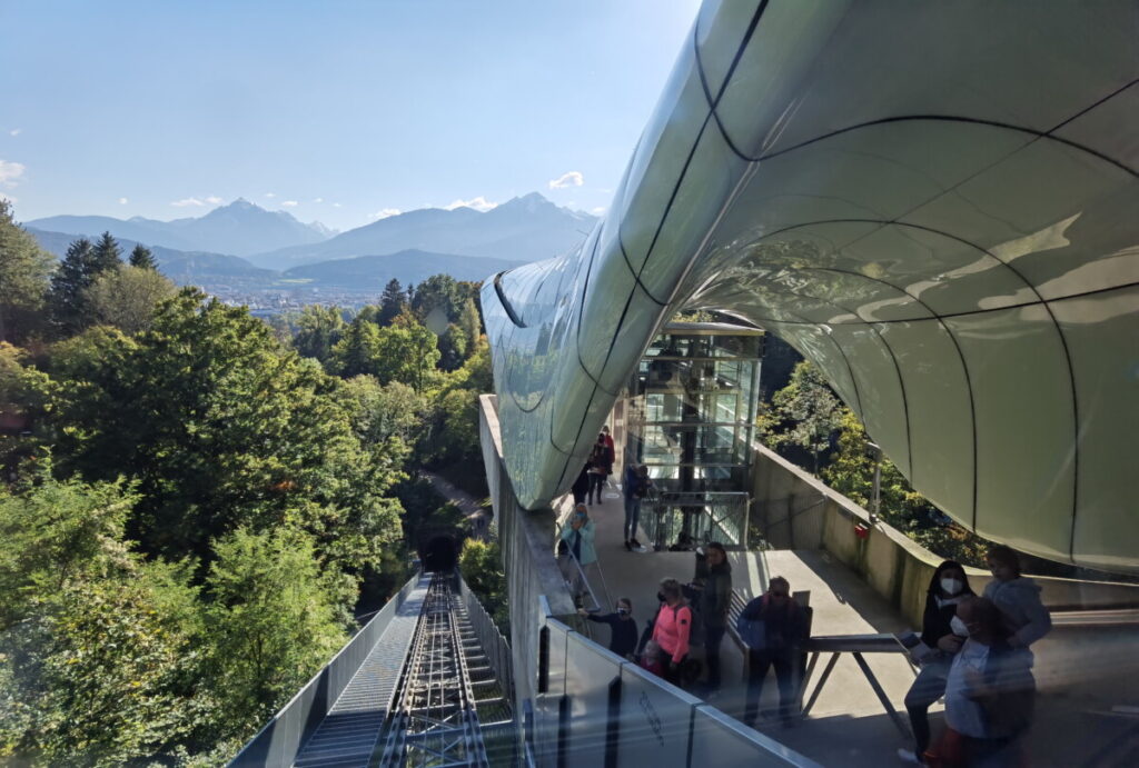 Zaha Hadid Innsbruck: Die vier Stationen der Hungerburgbahn tragen ihre architektonische Handschrift
