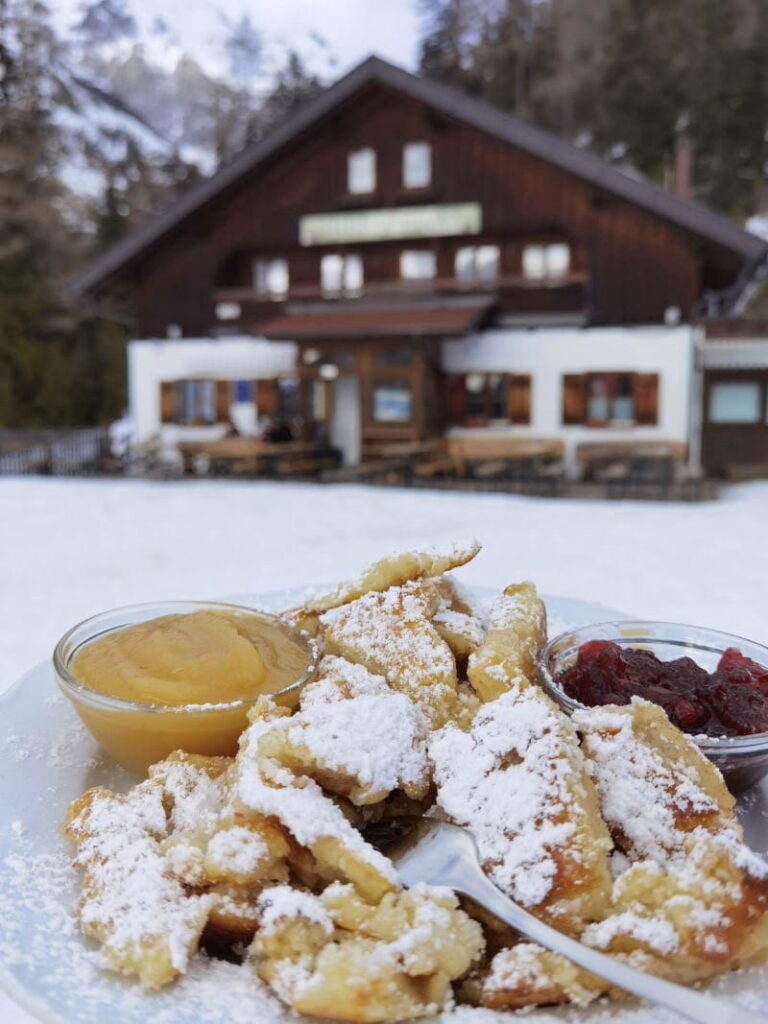 Innsbruck im Winter auf dem Lehnberghaus: Unbedingt einen Kaiserschmarrn essen!