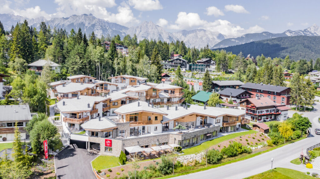 AlpenParks Chalet nahe Innsbruck - so schaut das Almdorf in den Bergen aus